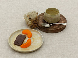 Tasses et assiette - Nhel